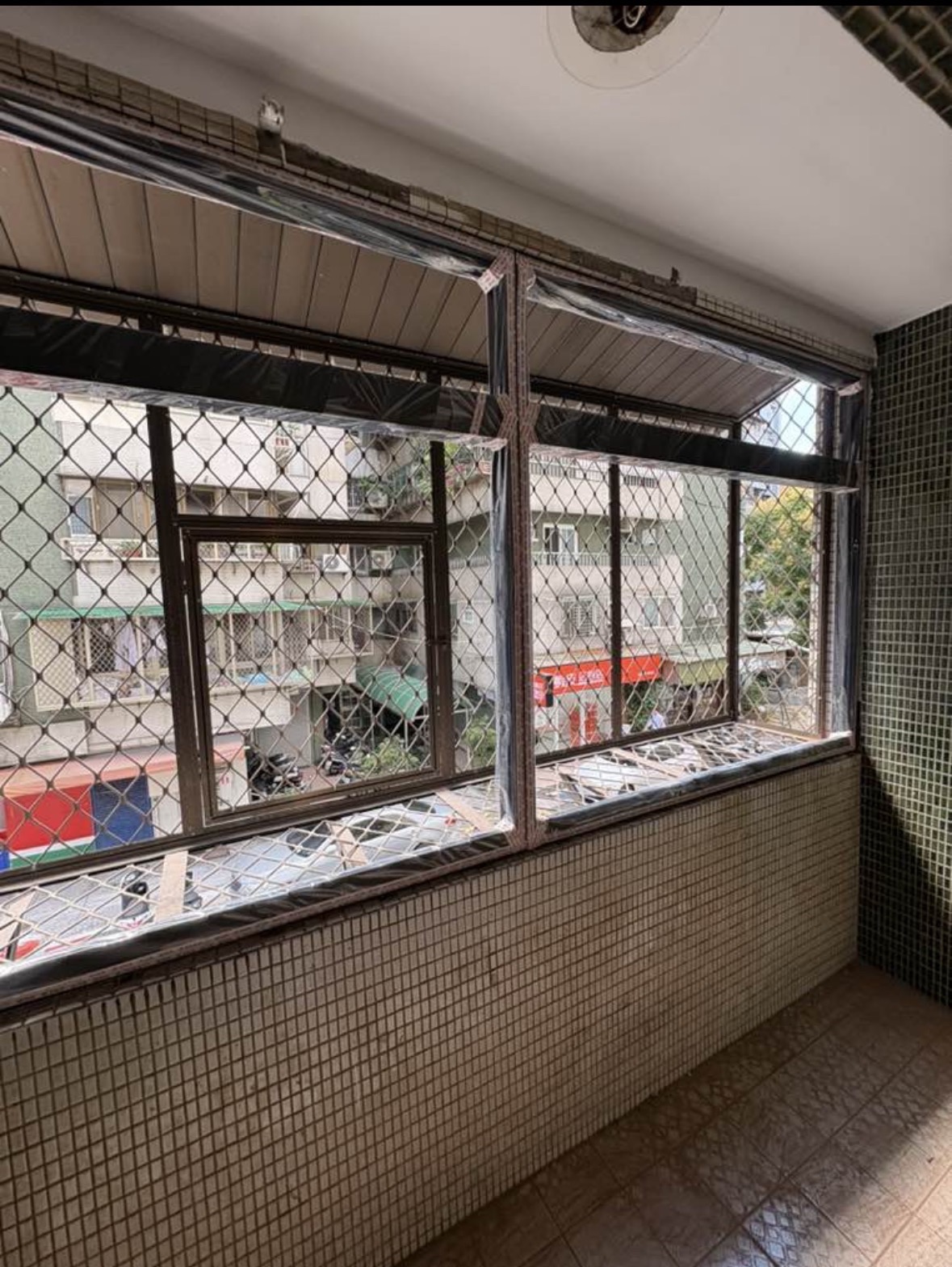 新店鋁門窗,新北市鋁門窗,景美鋁門窗,木柵鋁門窗,中和鋁門窗,永和鋁門窗,景美鋁門窗,安坑鋁門窗,華新鋁門窗安裝實績案例13