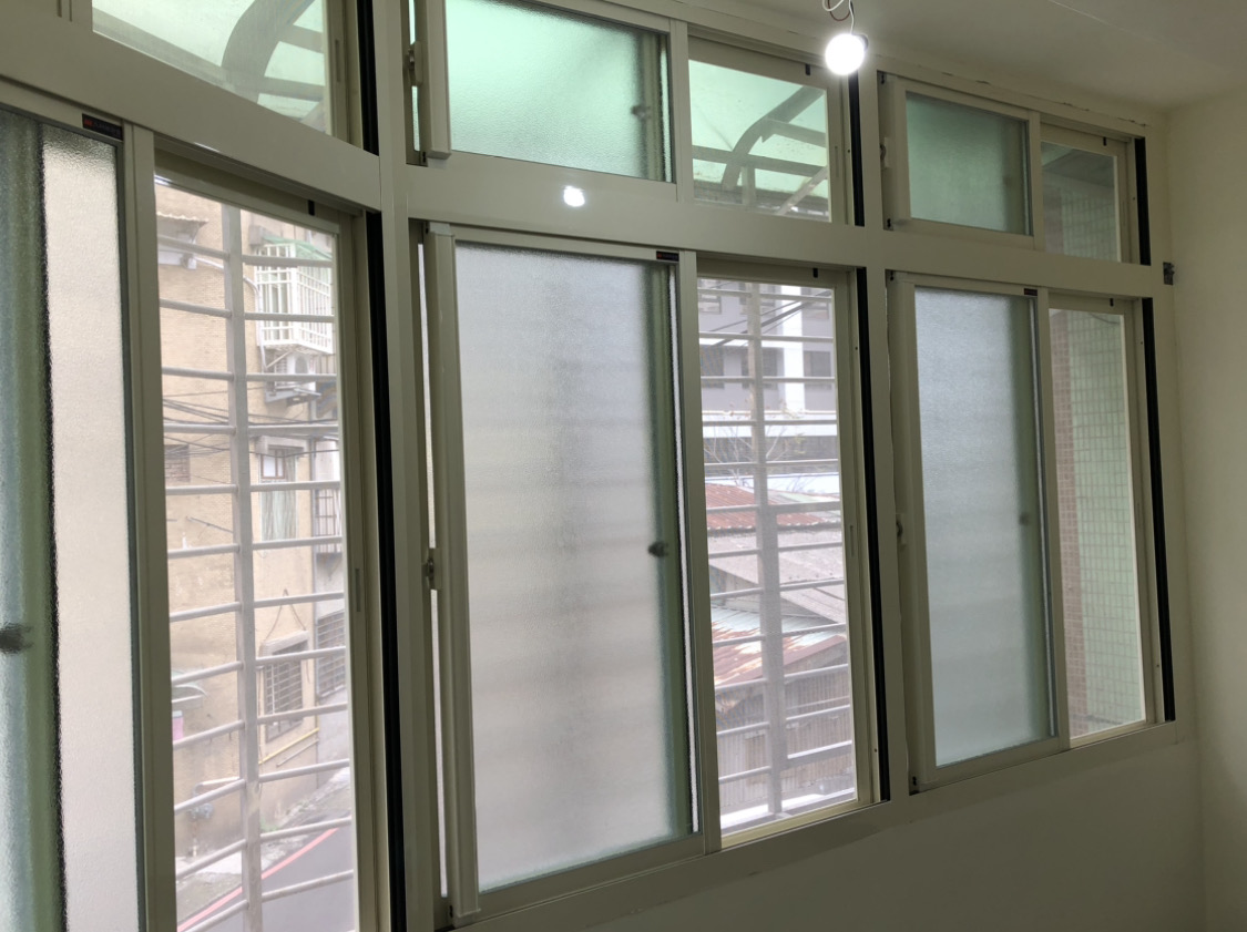 新店鋁門窗,新北市鋁門窗,景美鋁門窗,木柵鋁門窗,中和鋁門窗,永和鋁門窗,景美鋁門窗,安坑鋁門窗,華新鋁門窗安裝實績案例4
